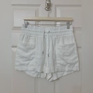 Athleta Women’s 100% Linen High Rise 4” Inseam White Cabo Shorts Size 2 Coastal